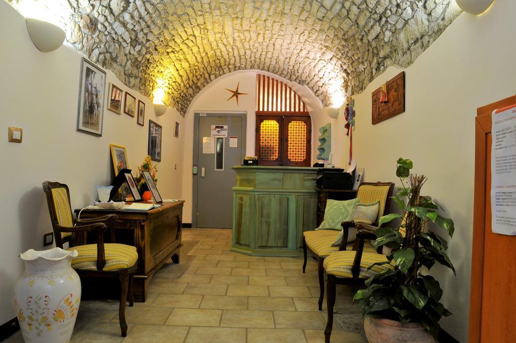 Отель S'Ammentu Боса Экстерьер фото